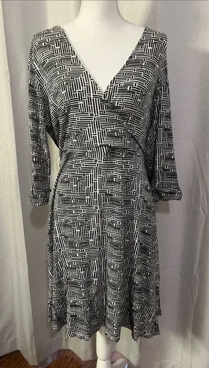 Black & White Geometric Wrap Dress - Women thumbnail 1