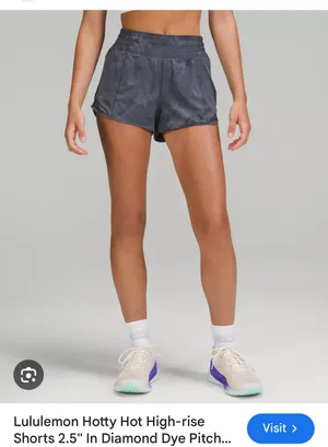 Lululemon Hotty Hot Shorts 2.5" High-Rise thumbnail 6