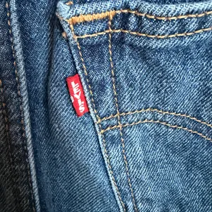 Levi's Blue Denim Mom Shorts with Gold Stitching thumbnail 4