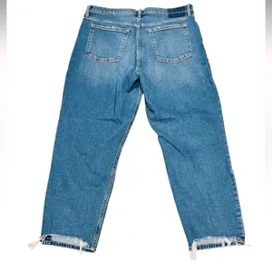 Abercrombie & Fitch Curve Love High Rise Mom Jean Distressed Denim Size 32 NWT thumbnail 4