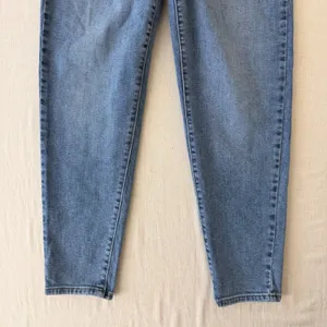 Levi's SilverTab Mom Jeans W28 L27 High Rise Tapered 90s Revival thumbnail 4