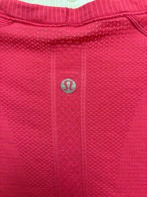 Lululemon top thumbnail 3