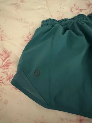 Lululemon Hotty Hot Short 2.5” thumbnail 2