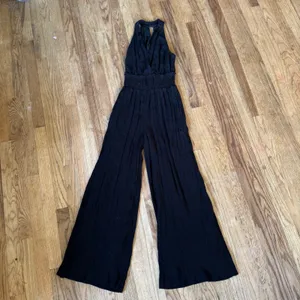 Anthropologie‎ Black Crinkle Wide Leg Jumpsuit Smocked Waist Halter XS thumbnail 2