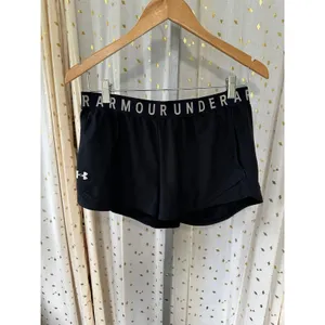 Under Armour Women's Play Up Heatgear Side Pockets Pull On Shorts M thumbnail 4