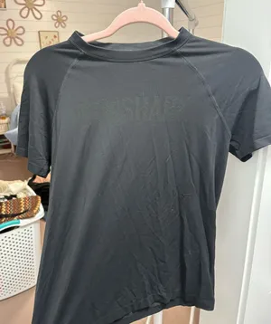 Gymshark Shirt thumbnail 1