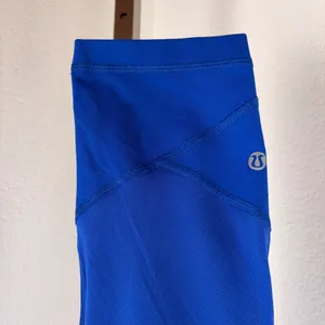 Lululemon cobalt blue cropped leggings thumbnail 6