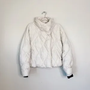 Calvin Klein Jeans Cream Assymetric Zip Cloud Puffer Coat Crop Jacket thumbnail 2