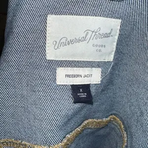 Universal Thread distressed basic X denim Freeborn jacket thumbnail 3