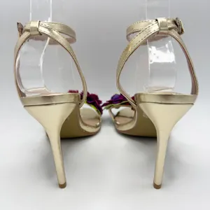 Betsey Johnson Fluer Sandals Heels Flower embellished Size 7.5 Gold Metallic thumbnail 4