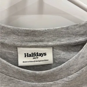 NWT Halfdays tshirt size xs Gray thumbnail 3