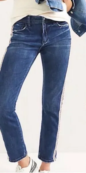 ANTHROPOLOGIE Pilcro Embroidered Side Stripe Slim Boyfriend Crop Jeans Sz 30 thumbnail 1