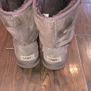Ugg brown classic shirt boots with genuine sheepskin lining size 6 thumbnail 6