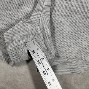 lululemon On The Fly Short 2.5 Space Dye Grey White Drawstring Pockets Size 6 thumbnail 5