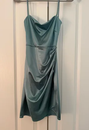 Windsor Dress Homecoming thumbnail 2