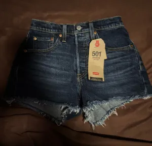 Levi's Women 501 shorts size (24) or size 2 high rise thumbnail 1