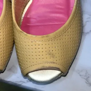 Lilly Pulitzer Wedge Pumps Womens 8M Tan Perforated Leather Peep Toe Raffia Heel thumbnail 9