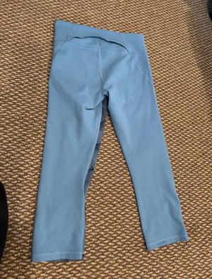 Under Armour Size M Womens Gray Stretch Pull On Athletic Cropped Leggings thumbnail 2