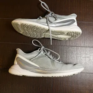 Lululemon Blissfeel Running Shoes Womens Light Grey Silver Athletic Sneakers 9 thumbnail 5