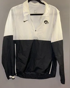 Nike university of Iowa pullover windbreaker women’s small Hawkeyes thumbnail 1