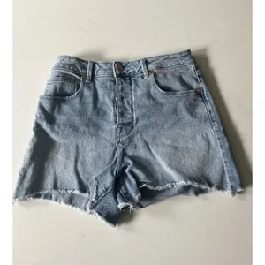 Good American Bombshell Jean Shorts Sz 6/28 Button Fly Denim Distressed thumbnail 2