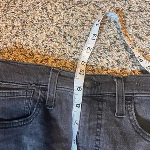 Madewell 9 Inch Mid Rise‎ Skinny Jeans Women's Size 28 Black Frayed Hem thumbnail 5