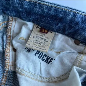 7 For All Mankind • A Pocket Distressed Hem Bermuda Shorts thumbnail 4
