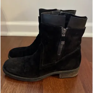 Alberto Fermani Black Suede Ankle Boots Side Zip Women 37EU/6.5US Made In Italy thumbnail 2