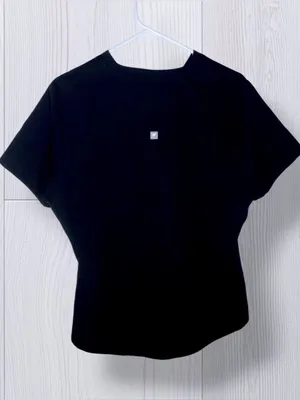FABLETICS Women’s Med Athletic V-Neck Scrub Top Solid Black Short Sleeve thumbnail 5