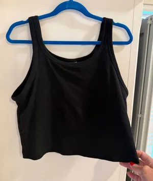 Victoria’s Secret PINK black crop tank top! Size Medium! thumbnail 1
