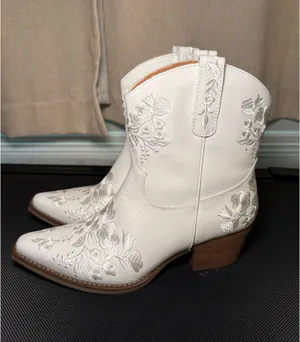 Dingo White Take A Bow Cowboy Boots thumbnail 3