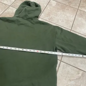 Disneyland Tigger Hoodie Pullover Sweatshirt Green Size Medium vintage unisex thumbnail 7