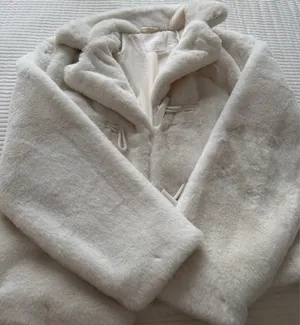 Lauren Conrad Fluffy white jacket thumbnail 2