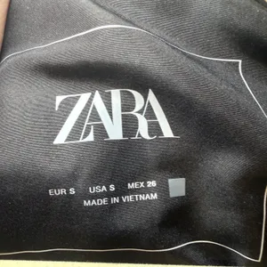 Zara Womens Faux Leather Puffer Vest Black Zip‎ Up Sleeveless Jacket Small thumbnail 3