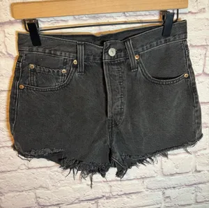 LEVI’S black distressed denim 501 shorts women‎ size 27 thumbnail 1