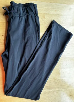 Lululemon Black Pants Size 2 Drawstring Travel Lounge Athletic NWOT thumbnail 1
