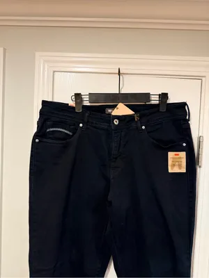 NWT Levi’s 512 Size 18W Short 512 Perfectly Shaping Bootcut Stretch Jeans Black thumbnail 5