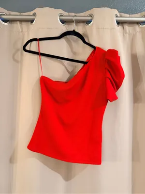 TCEC One-Shoulder Ruffle Camisole in Red thumbnail 2