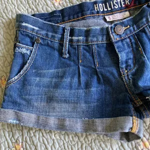 Hollister denim shorts size 0 thumbnail 4