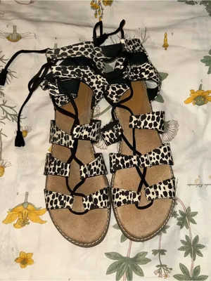 Old navy sandals thumbnail 2