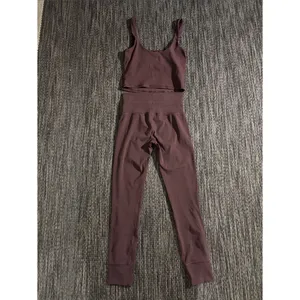 Vuori Daily Crop Tank Top and Daily Leggings Set Ruby Red thumbnail 2