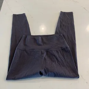 Beyond Yoga High Waisted Midi Leggings in Shadow Grey‎ Size Medium thumbnail 5