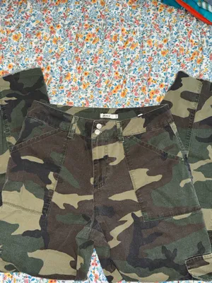 Brandy Melville Camo Cargo Pants thumbnail 3