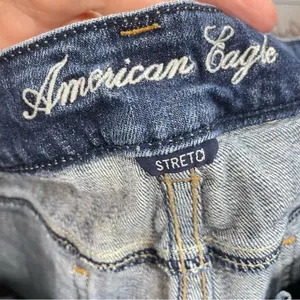 American Eagle Rolled Hem Shorty Jean Shorts Womens 8 Blue Denim Stretch Zip Fly thumbnail 6