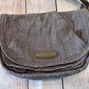 Keen Montclair Mini Canvas Crossbody Bag Adjustable Leopard‎ Strap Purse thumbnail 2
