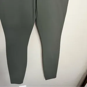 Lululemon City Sleek Slim Fit‎ 5 pocket Olive Green Pants thumbnail 4