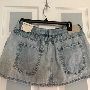 Free People ( We The Free) Denim Skort . Perfect for any occasion. NWOT, size 27 thumbnail 4