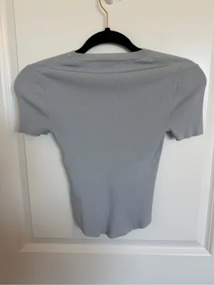 Aritzia Babaton Ribbed Short Sleeve Top XS thumbnail 3