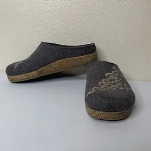 Haflinger Clog Slippers Slip On Gray Embroidered Pattern Women’s Sz 37 US 6 thumbnail 2