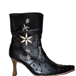 El Canelo lady’s black booties with cream flowers on side. thumbnail 4